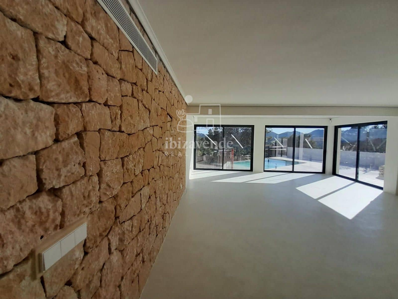 3 quarto Moradia para venda em Cala Llonga com piscina garagem - 2 950 000 € (Ref: 8709828)