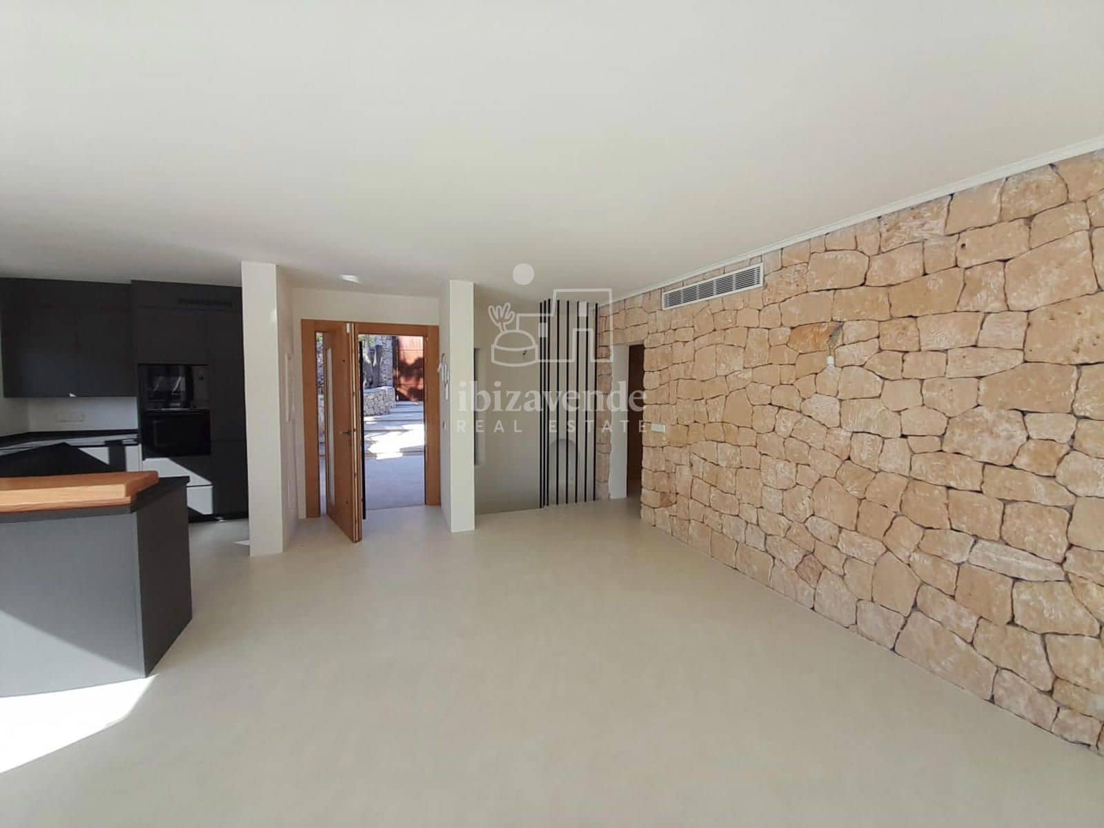 3 quarto Moradia para venda em Cala Llonga com piscina garagem - 2 950 000 € (Ref: 8709828)