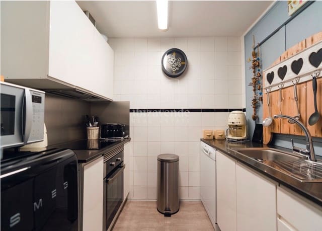 2 bedroom Flat for rent in Ibiza / Eivissa town with pool - € 4,500 (Ref: 8731794)