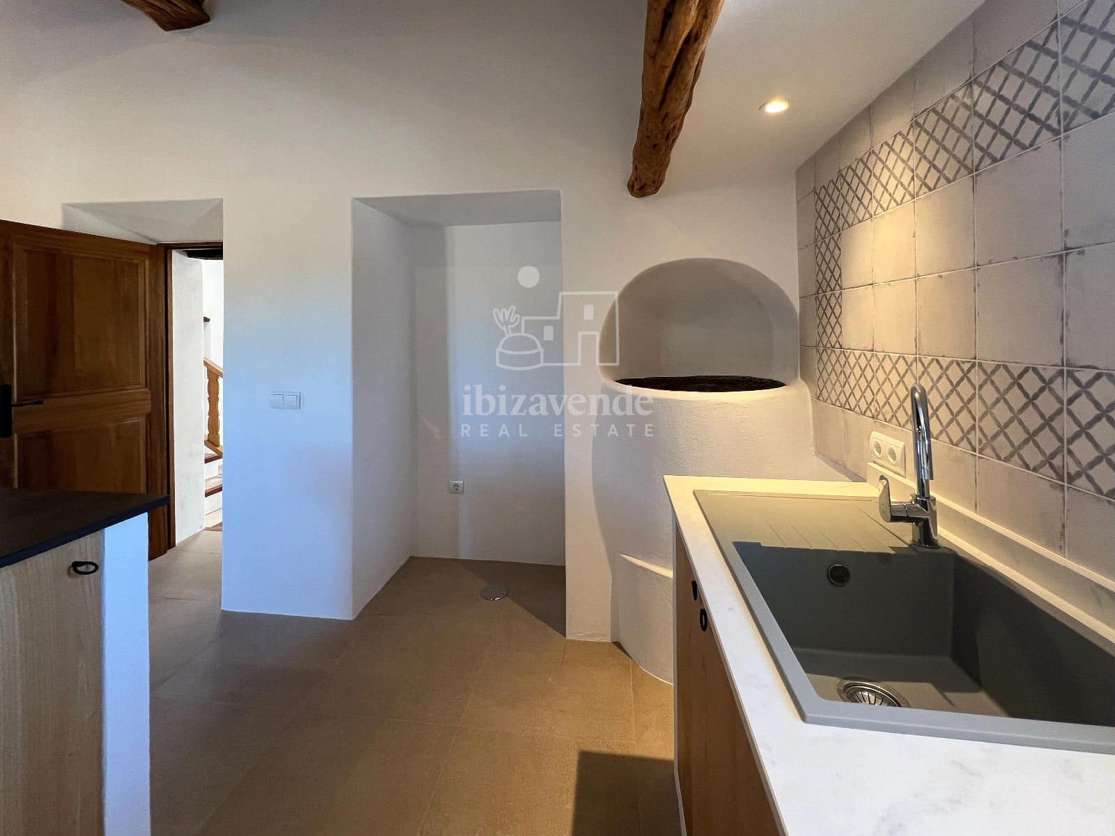 6 soveværelse Villa til leje i Santa Eulalia / Santa Eularia med garage - € 6.000 (Ref: 8771029)