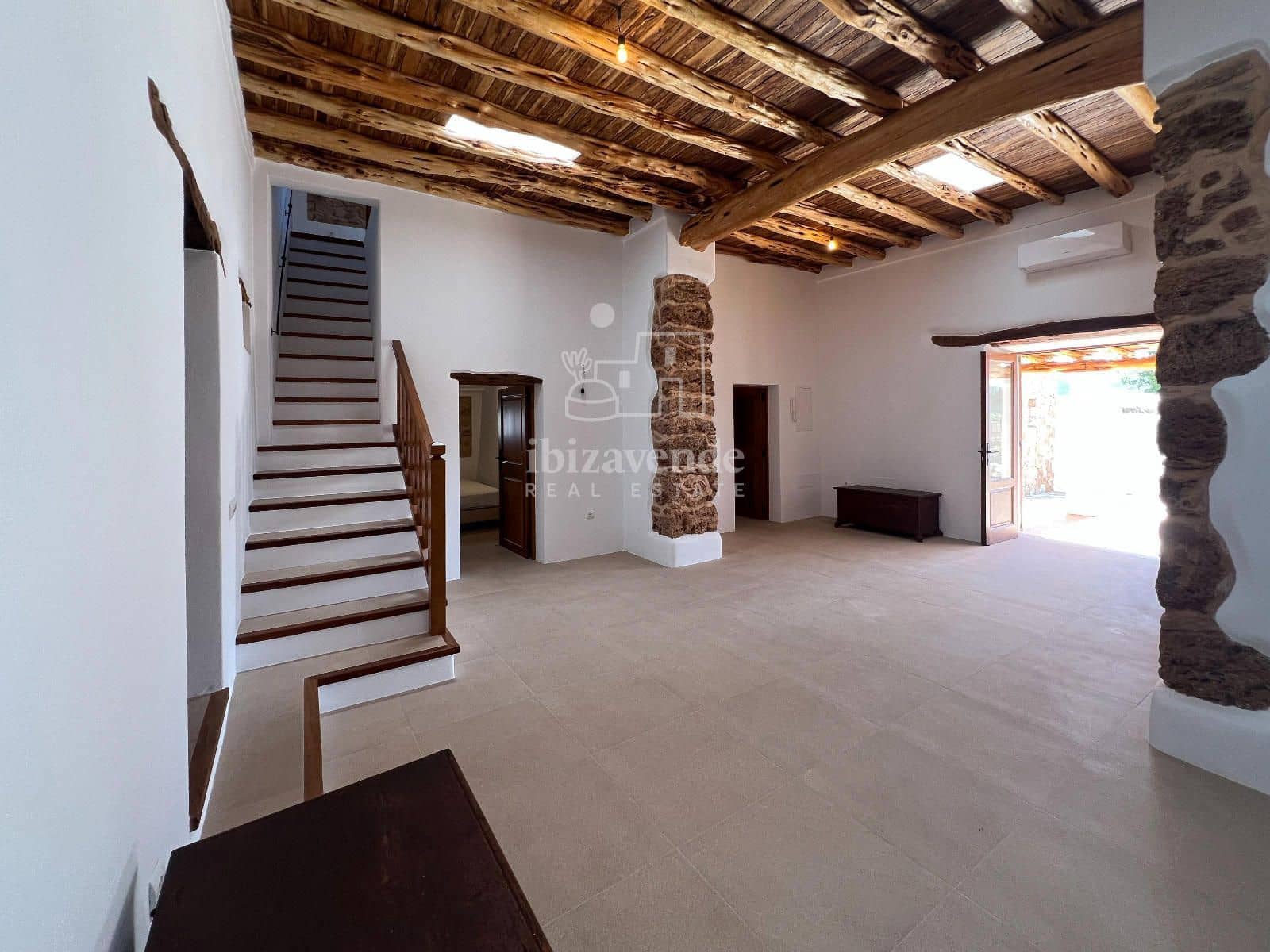 6 soveværelse Villa til leje i Santa Eulalia / Santa Eularia med garage - € 6.000 (Ref: 8771029)