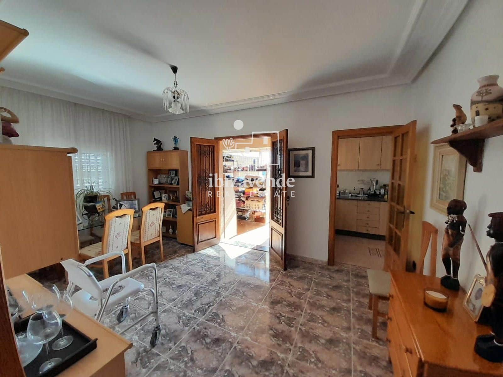 3 makuuhuone Huvila myytävänä paikassa Sant Jordi de Ses Salines mukana uima-altaan 
autotalli - 1 190 000 € (Ref: 8783814)
