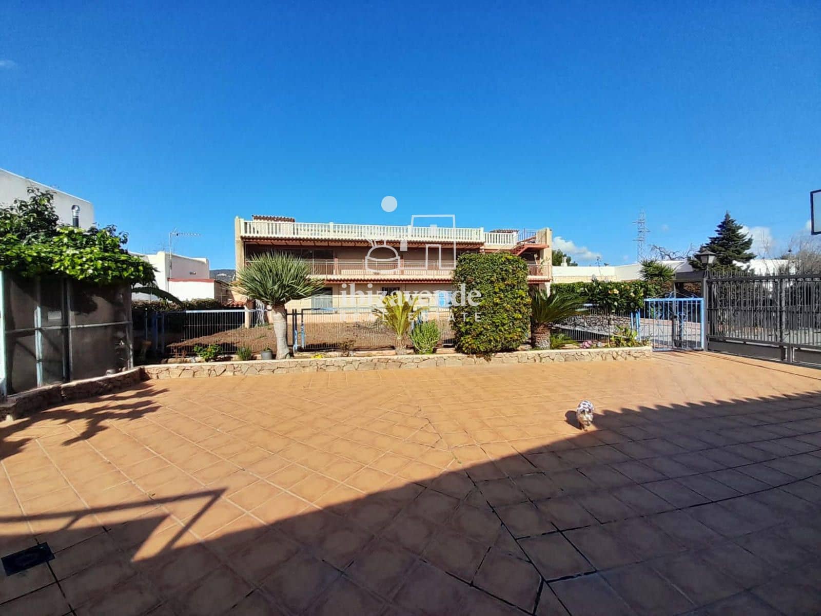 3 makuuhuone Huvila myytävänä paikassa Sant Jordi de Ses Salines mukana uima-altaan 
autotalli - 1 190 000 € (Ref: 8783814)