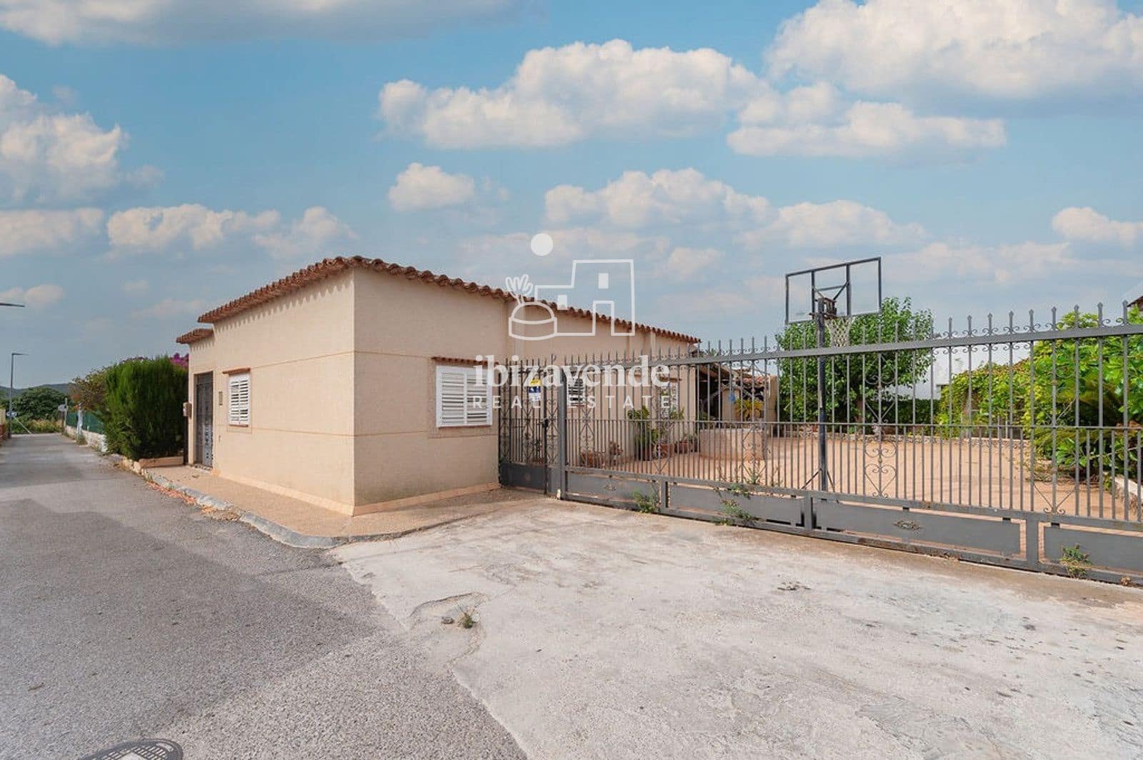 3 bedroom Villa for sale in Sant Jordi de Ses Salines with pool garage - € 1,190,000 (Ref: 8783814)