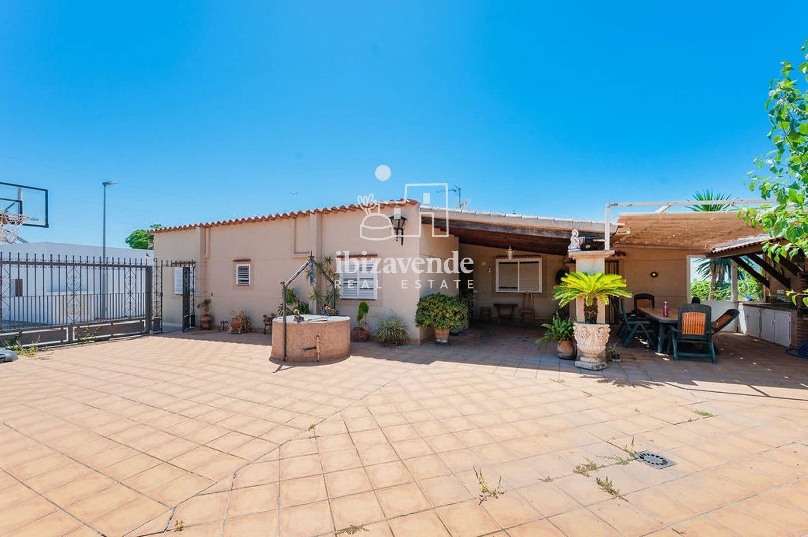 3 bedroom Villa for sale in Sant Jordi de Ses Salines with pool garage - € 1,190,000 (Ref: 8783814)