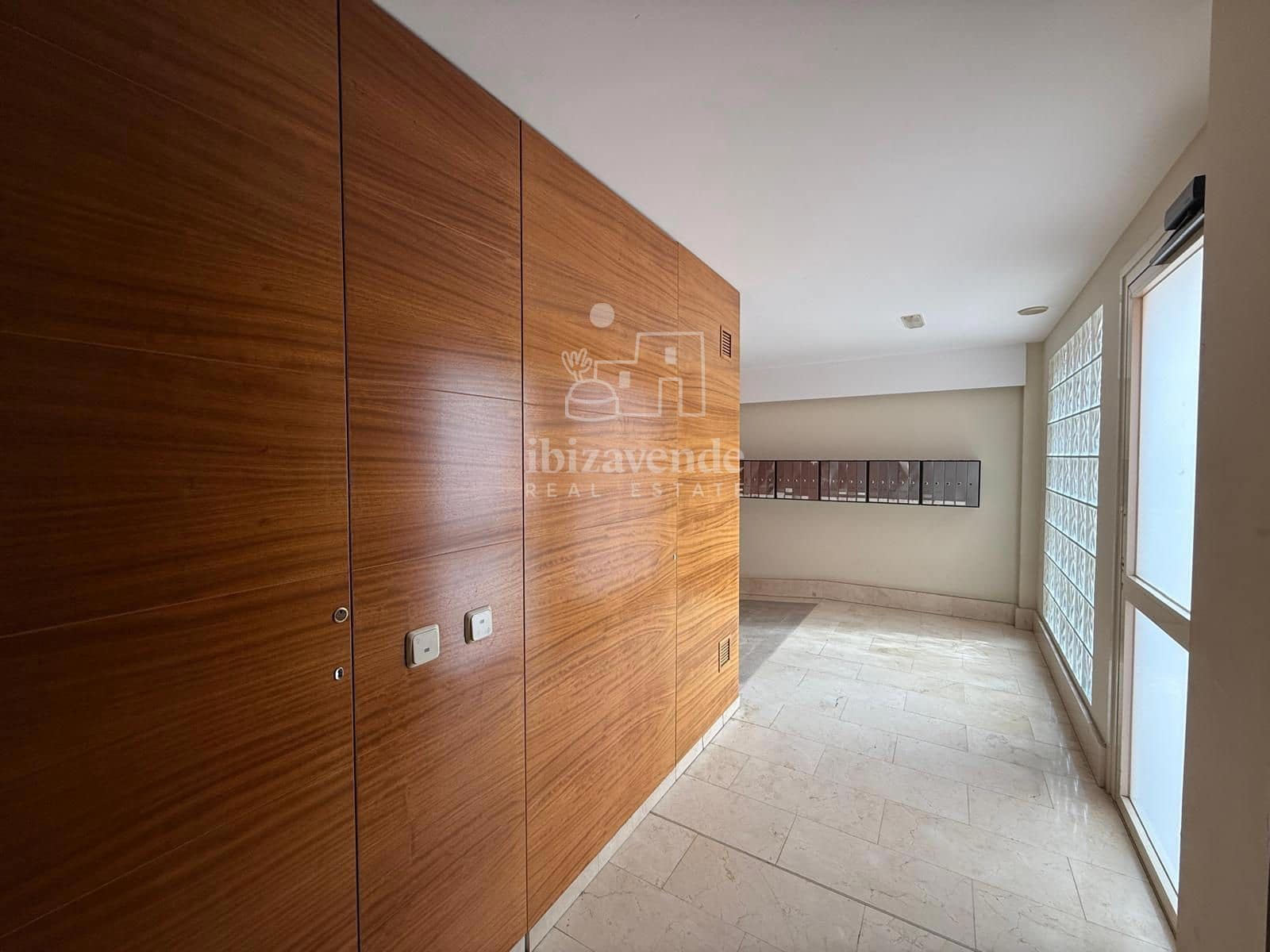 2 slaapkamer Flat te koop in Sant Antoni de Portmany - € 395.000 (Ref: 8783815)