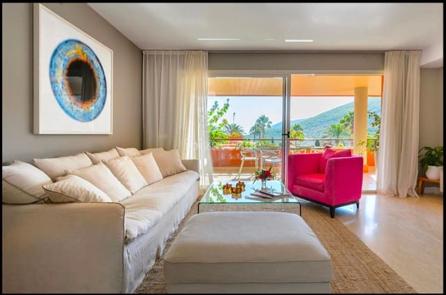 2 soverom Leilighet til salgs i Roca Llisa, Santa Eulalia / Santa Eularia med svømmebasseng garasje - € 950 000 (Ref: 8789414)