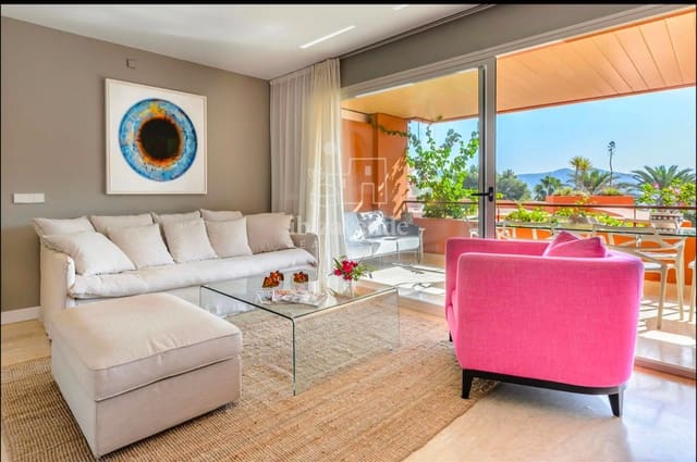 2 soverom Leilighet til salgs i Roca Llisa, Santa Eulalia / Santa Eularia med svømmebasseng garasje - € 950 000 (Ref: 8789414)