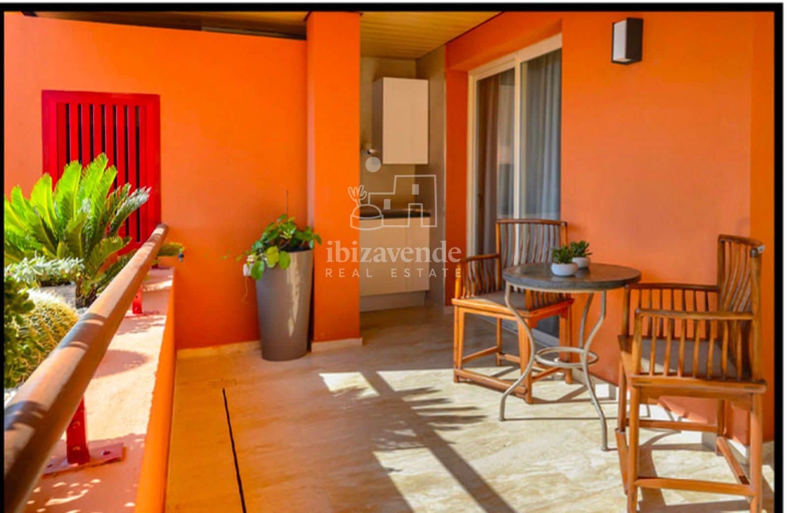 2 soverom Leilighet til salgs i Roca Llisa med svømmebasseng garasje - € 950 000 (Ref: 8789414)