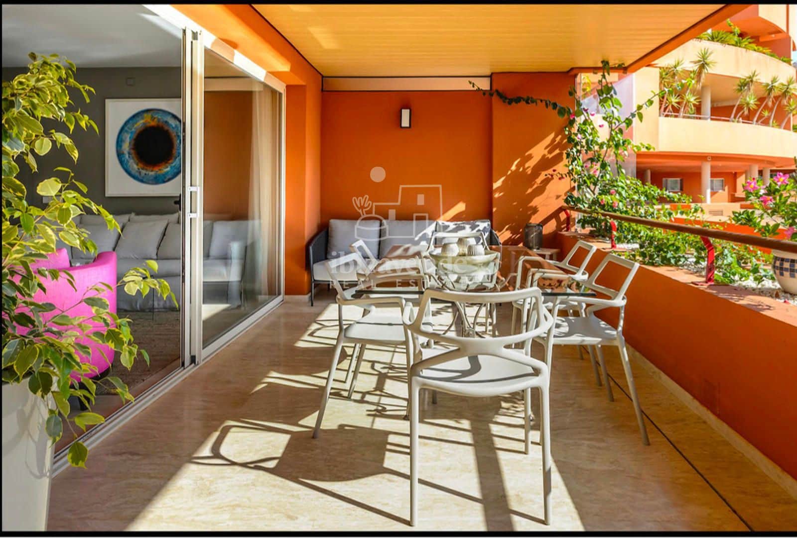 2 soverom Leilighet til salgs i Roca Llisa med svømmebasseng garasje - € 950 000 (Ref: 8789414)