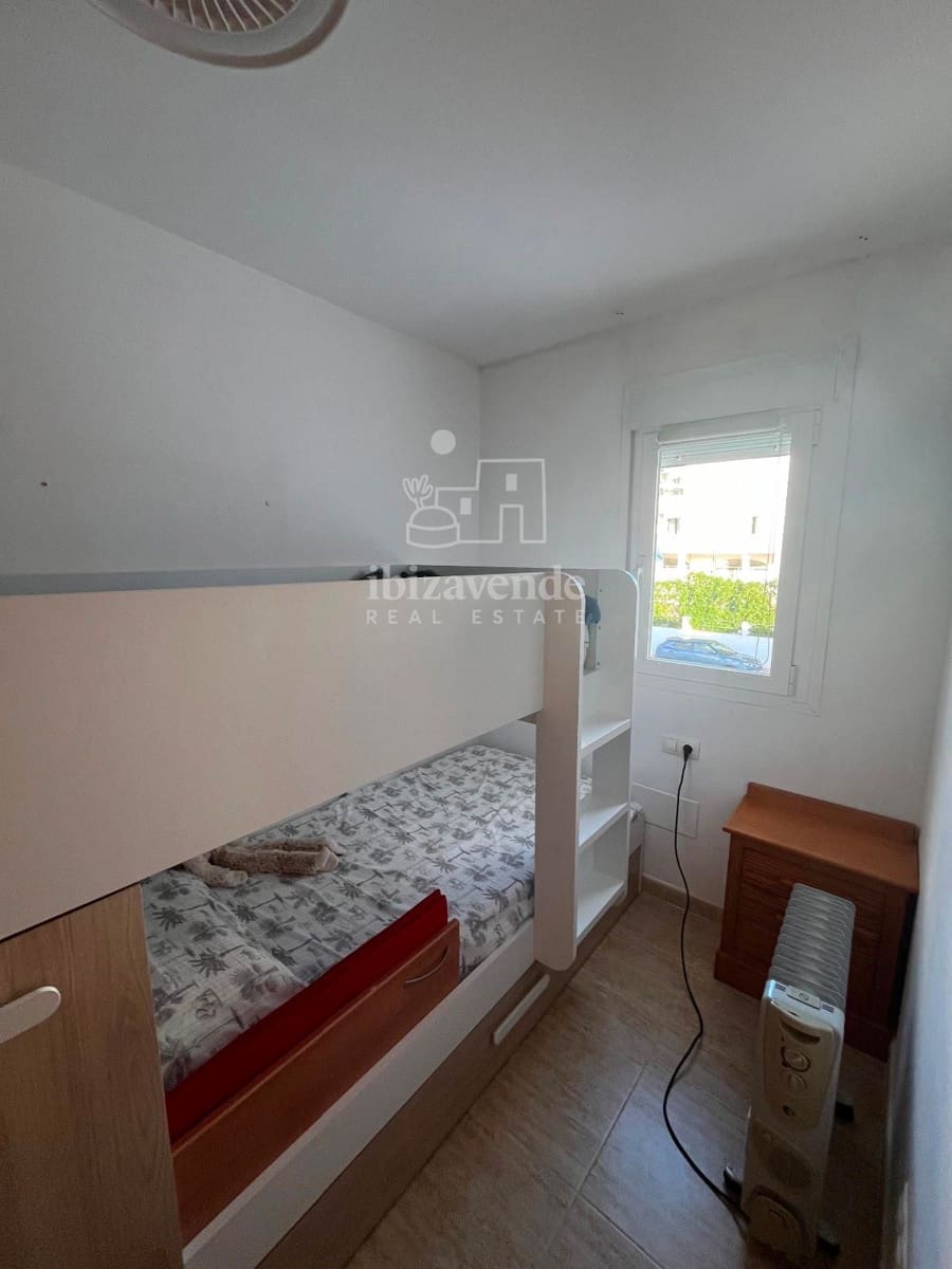 Maison de Ville de 2 chambres à louer à Cala d'en Bou avec piscine garage - 1 250 € (Ref: 8792278)