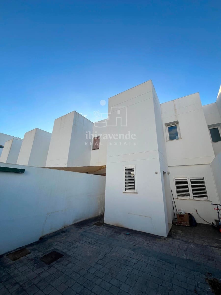 Maison de Ville de 2 chambres à louer à Cala d'en Bou avec piscine garage - 1 250 € (Ref: 8792278)