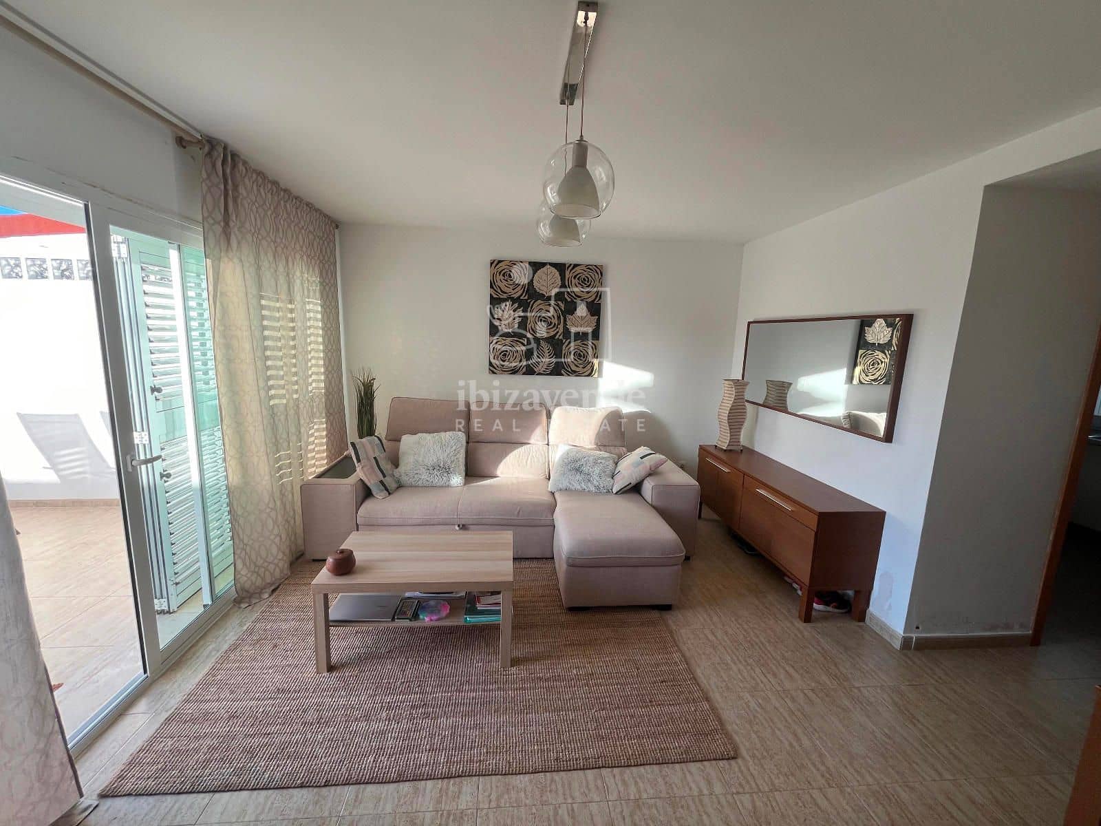 Maison de Ville de 2 chambres à louer à Cala d'en Bou avec piscine garage - 1 250 € (Ref: 8792278)