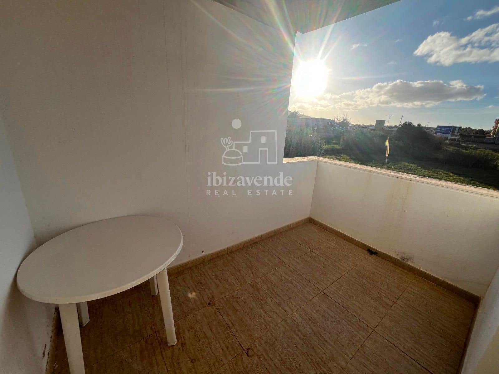 Maison de Ville de 2 chambres à louer à Cala d'en Bou avec piscine garage - 1 250 € (Ref: 8792278)