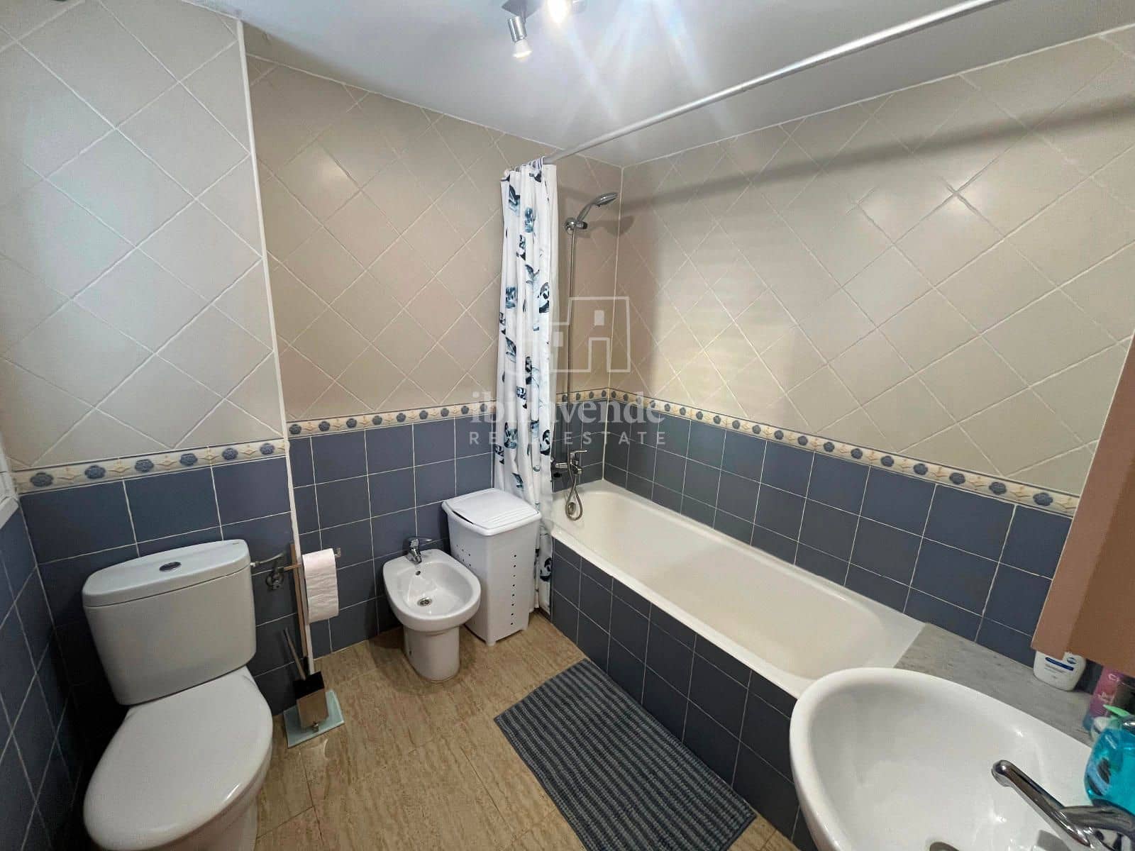 Maison de Ville de 2 chambres à louer à Cala d'en Bou avec piscine garage - 1 250 € (Ref: 8792278)