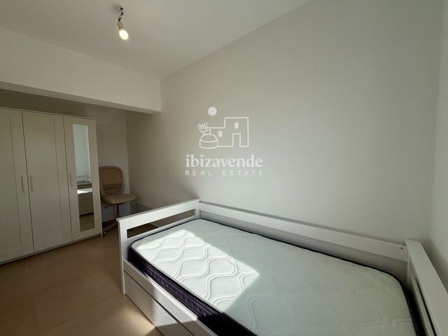 3 quarto Casa em Banda para arrendar em Cala d'en Bou, San Jose / Sant Josep de Sa Talaia com piscina garagem - 3 500 € (Ref: 8792278)