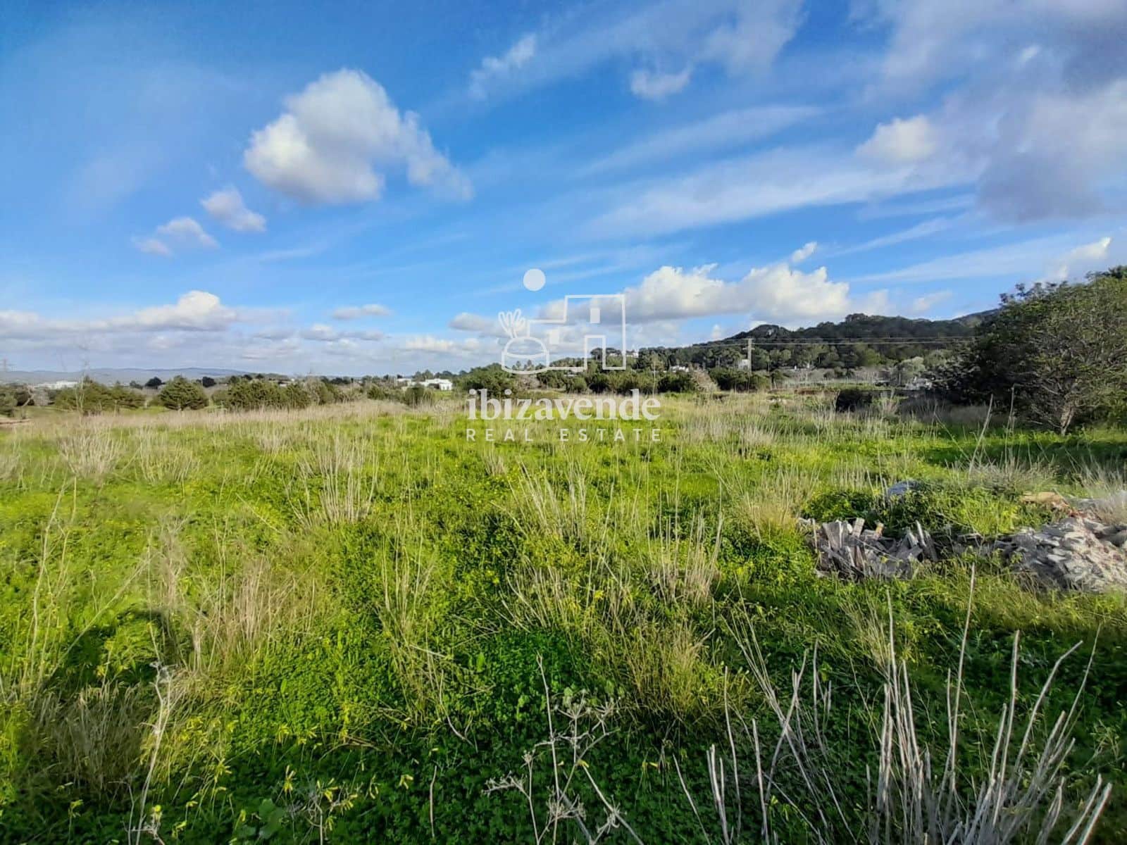Działka budowlana na sprzedaż w Cala d'en Bou - 1 690 000 € (Ref: 8798843)