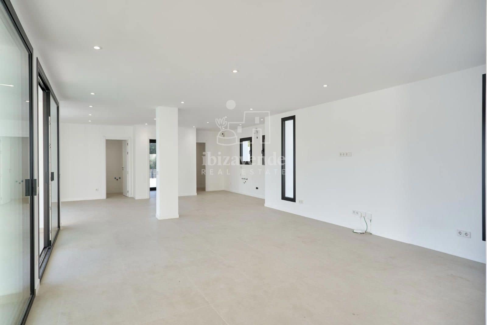 5 soveværelse Villa til salg i Sant Antoni de Portmany med swimmingpool garage - € 1.600.000 (Ref: 8847431)