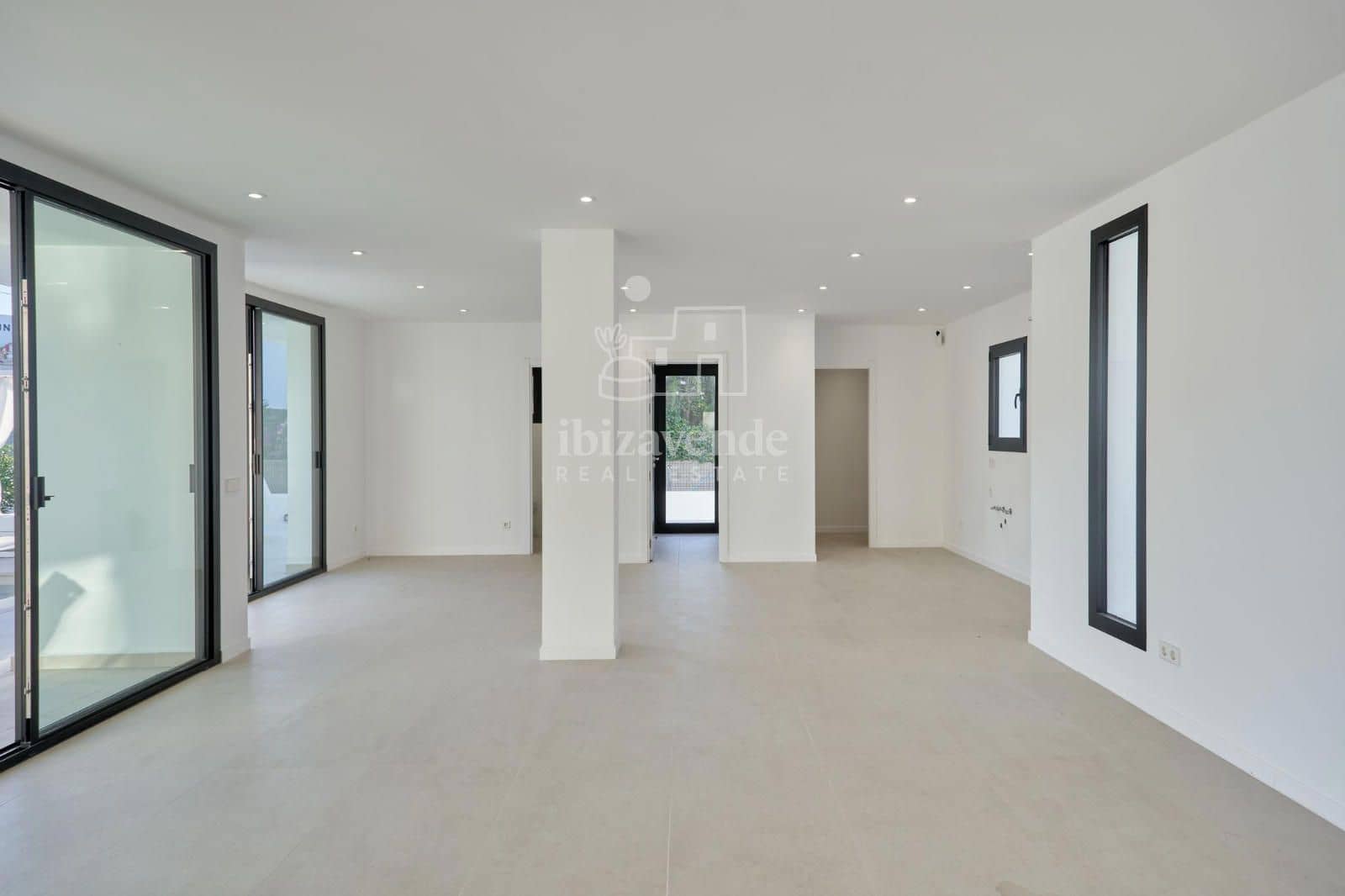 5 soveværelse Villa til salg i Sant Antoni de Portmany med swimmingpool garage - € 1.600.000 (Ref: 8847431)