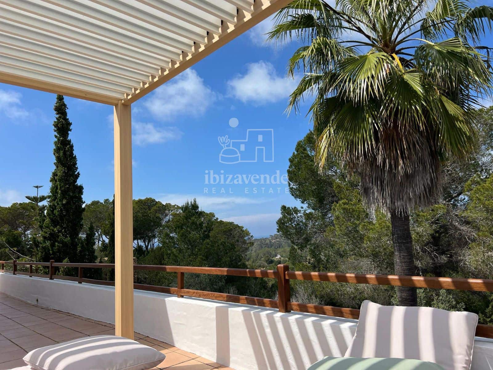 4 soveværelse Villa til leje i Cala Tarida med garage - € 8.000 (Ref: 8941528)