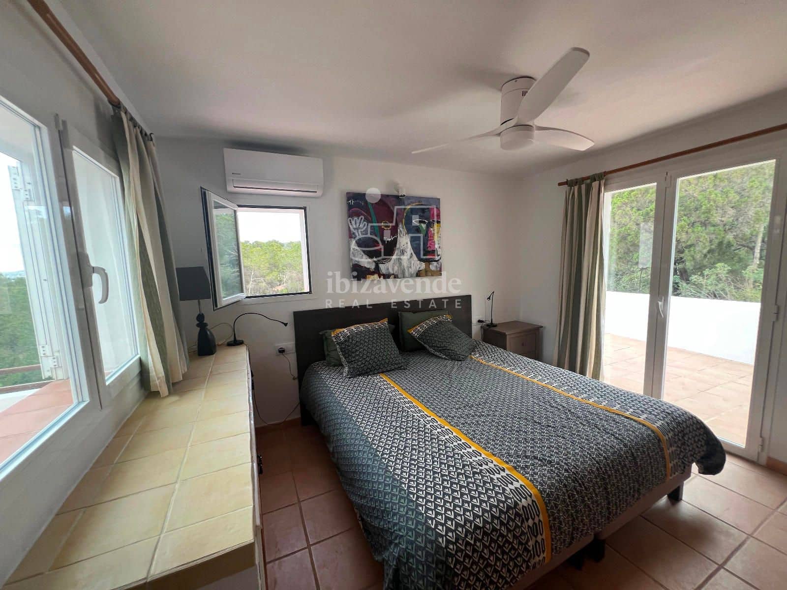 4 soveværelse Villa til leje i Cala Tarida med garage - € 8.000 (Ref: 8941528)