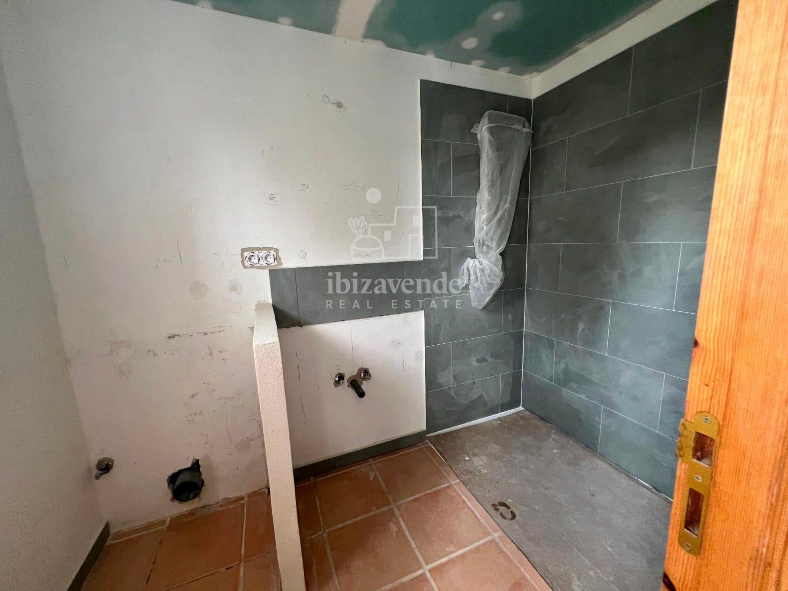 4 soveværelse Villa til leje i Cala Tarida med garage - € 8.000 (Ref: 8941528)
