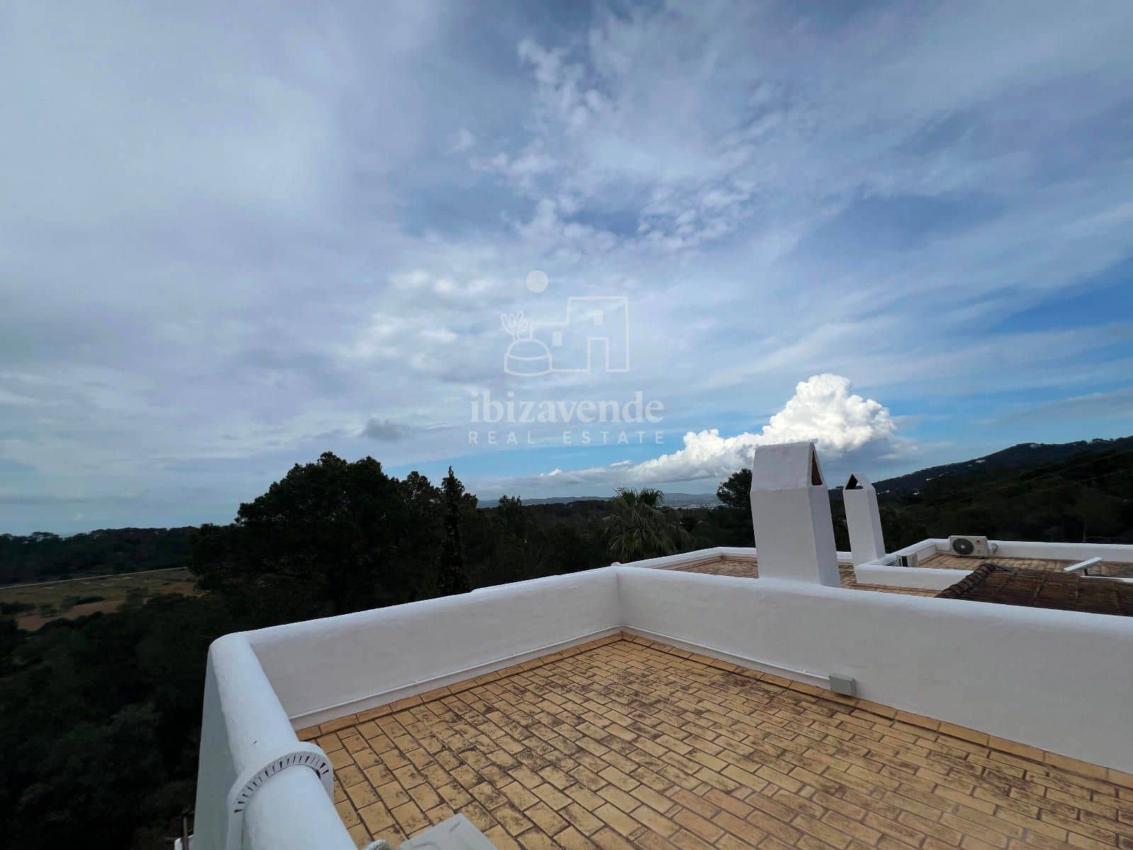 4 soveværelse Villa til leje i Cala Tarida med garage - € 8.000 (Ref: 8941528)