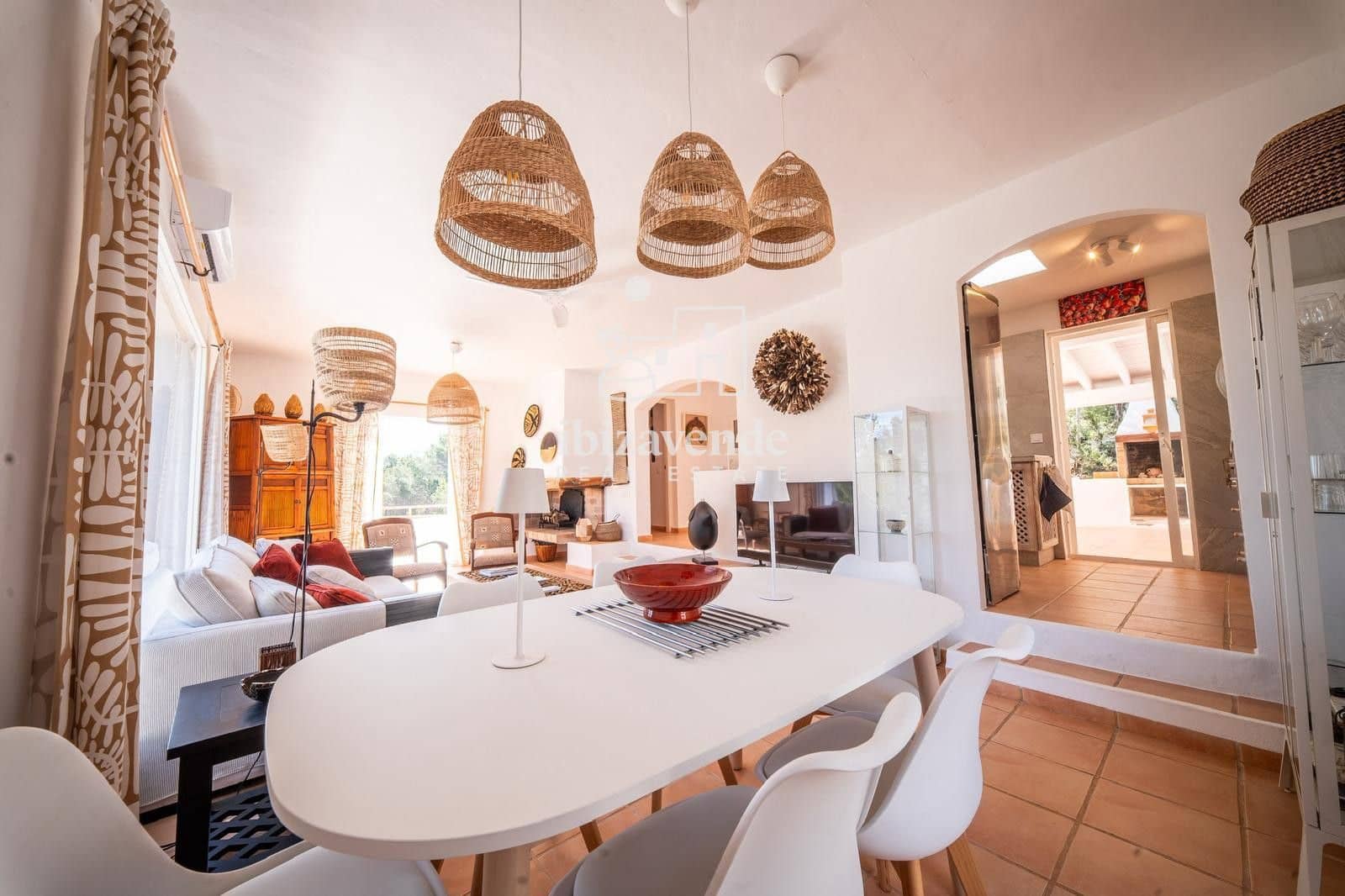4 soveværelse Villa til leje i Cala Tarida med garage - € 8.000 (Ref: 8941528)