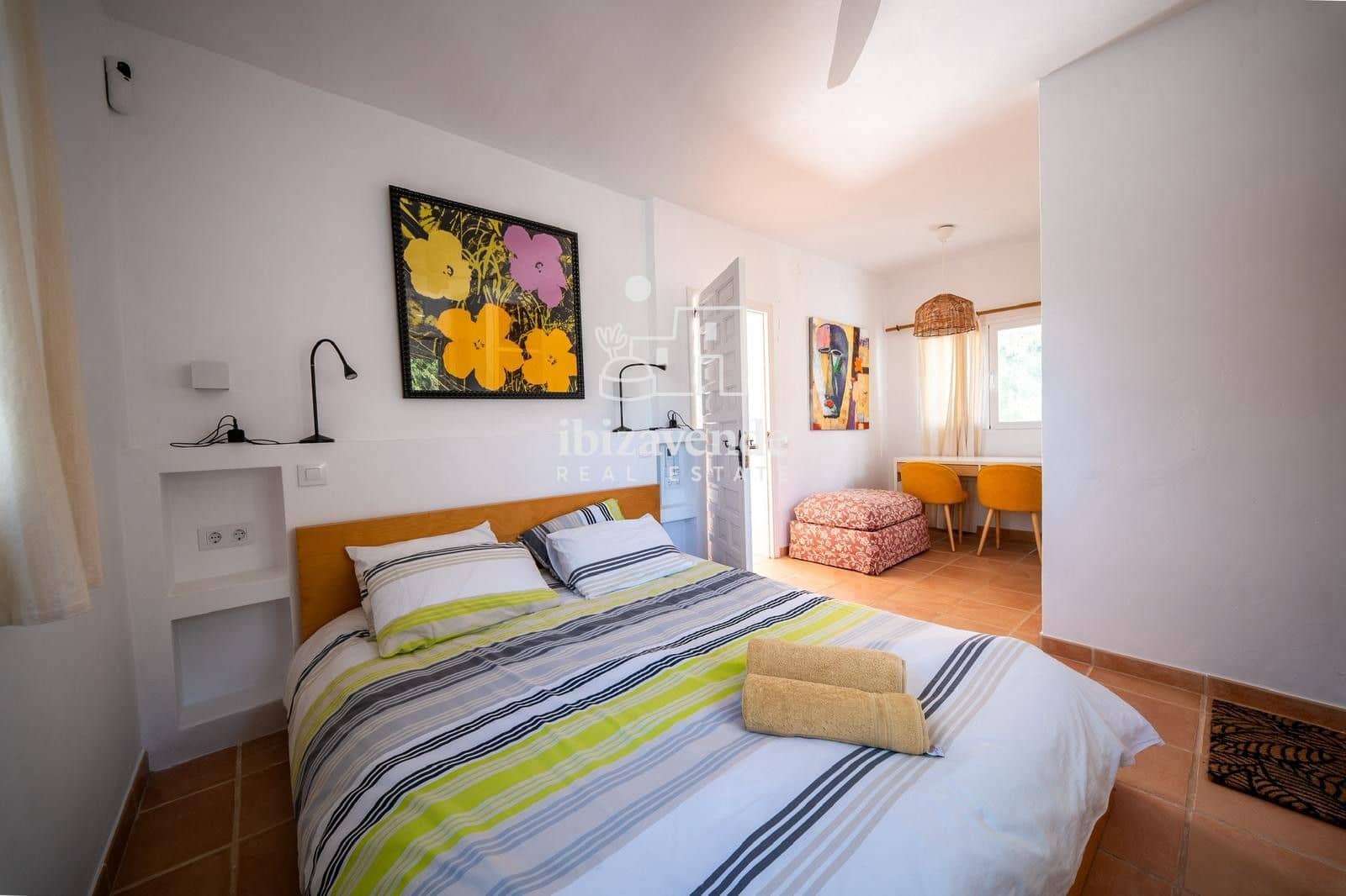 4 soveværelse Villa til leje i Cala Tarida med garage - € 8.000 (Ref: 8941528)