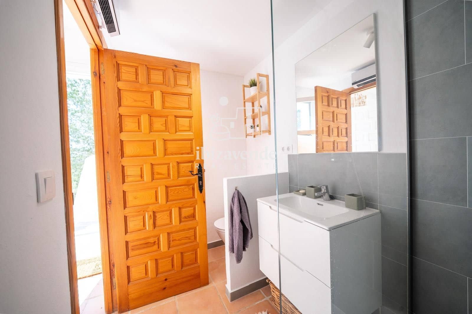 4 soveværelse Villa til leje i Cala Tarida med garage - € 8.000 (Ref: 8941528)