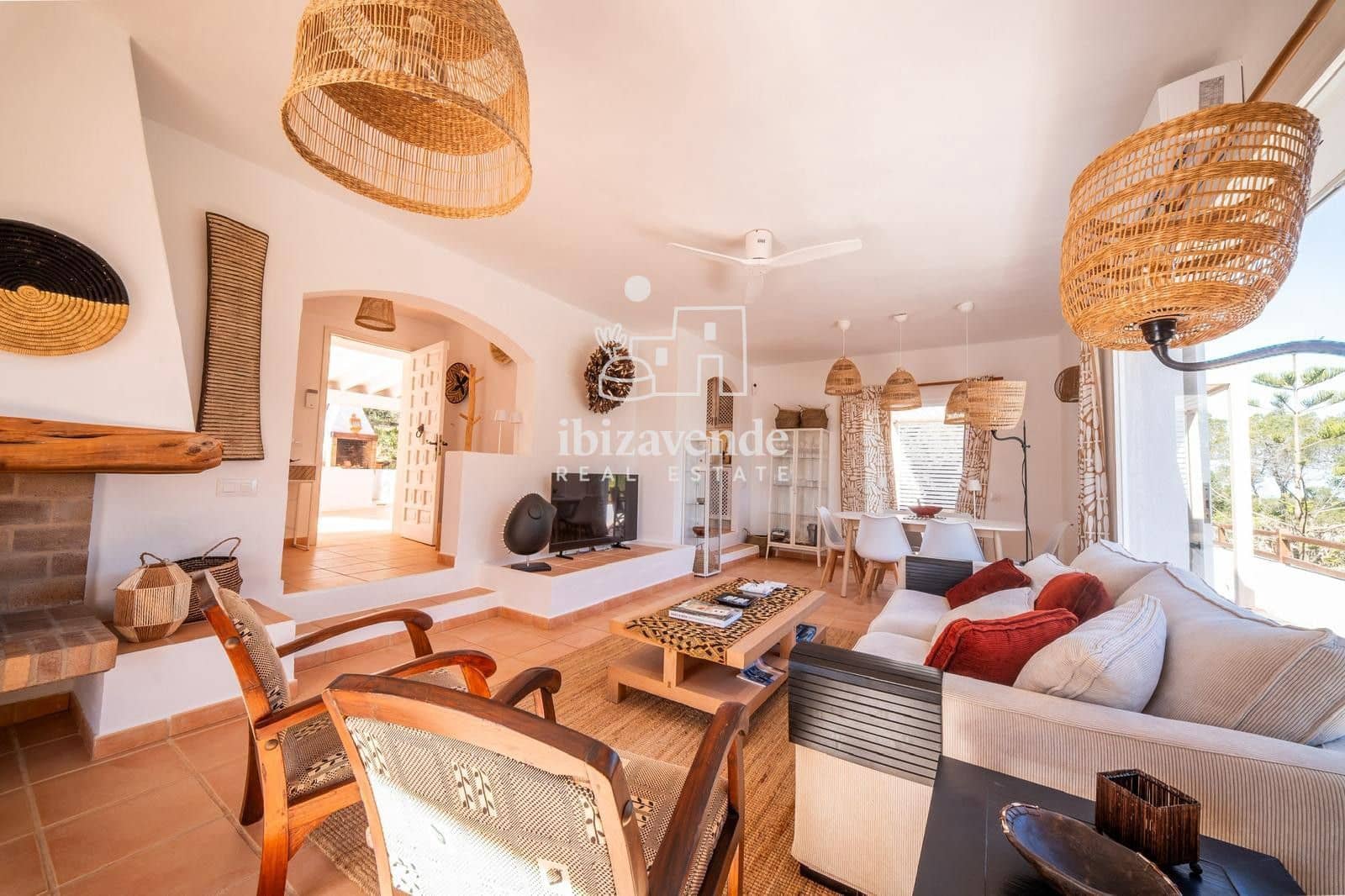 4 soveværelse Villa til leje i Cala Tarida med garage - € 8.000 (Ref: 8941528)