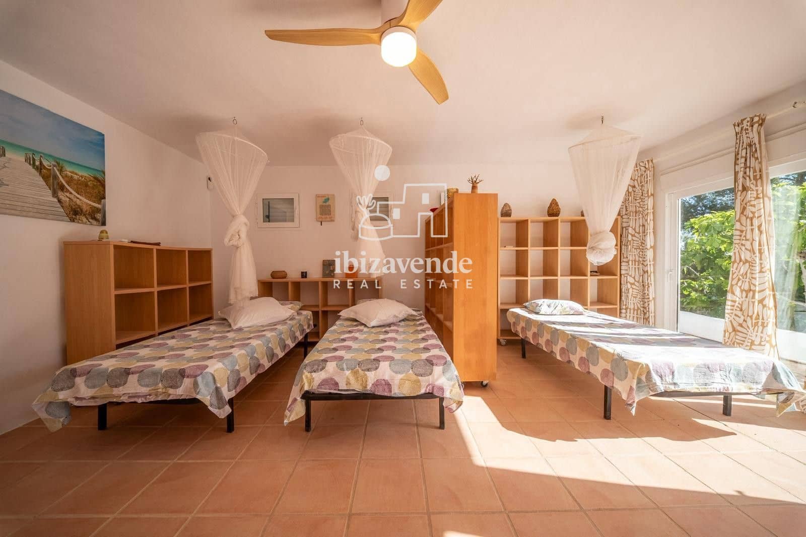 4 soveværelse Villa til leje i Cala Tarida med garage - € 8.000 (Ref: 8941528)