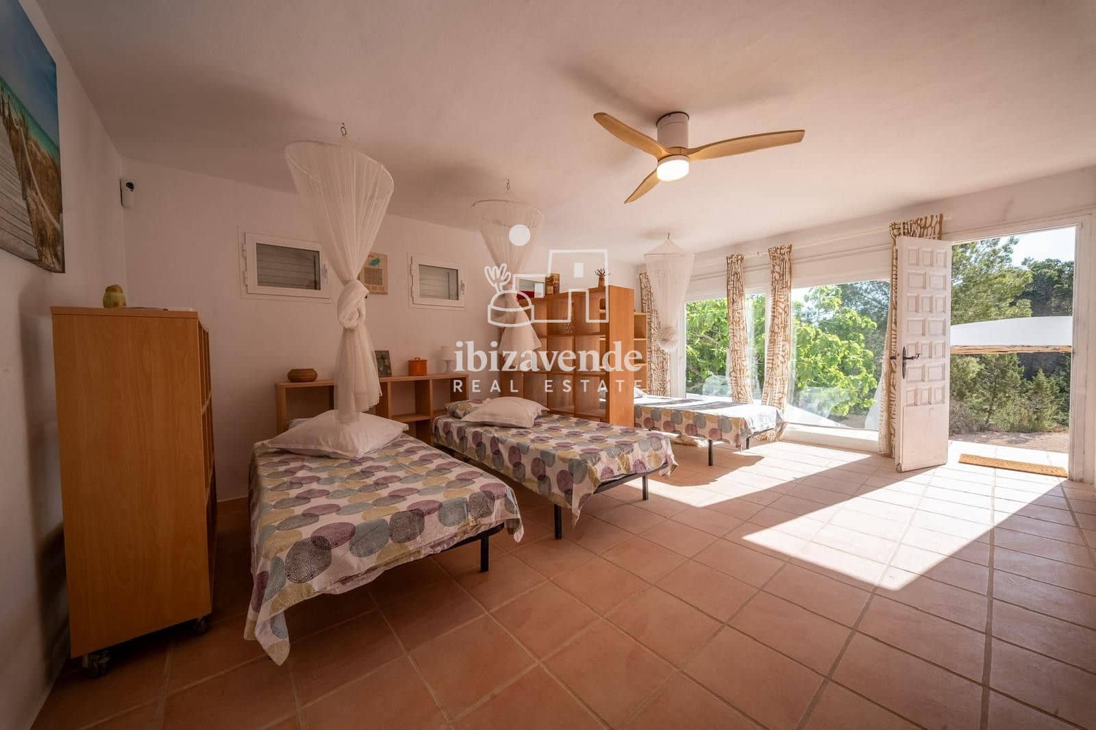 4 soveværelse Villa til leje i Cala Tarida med garage - € 8.000 (Ref: 8941528)