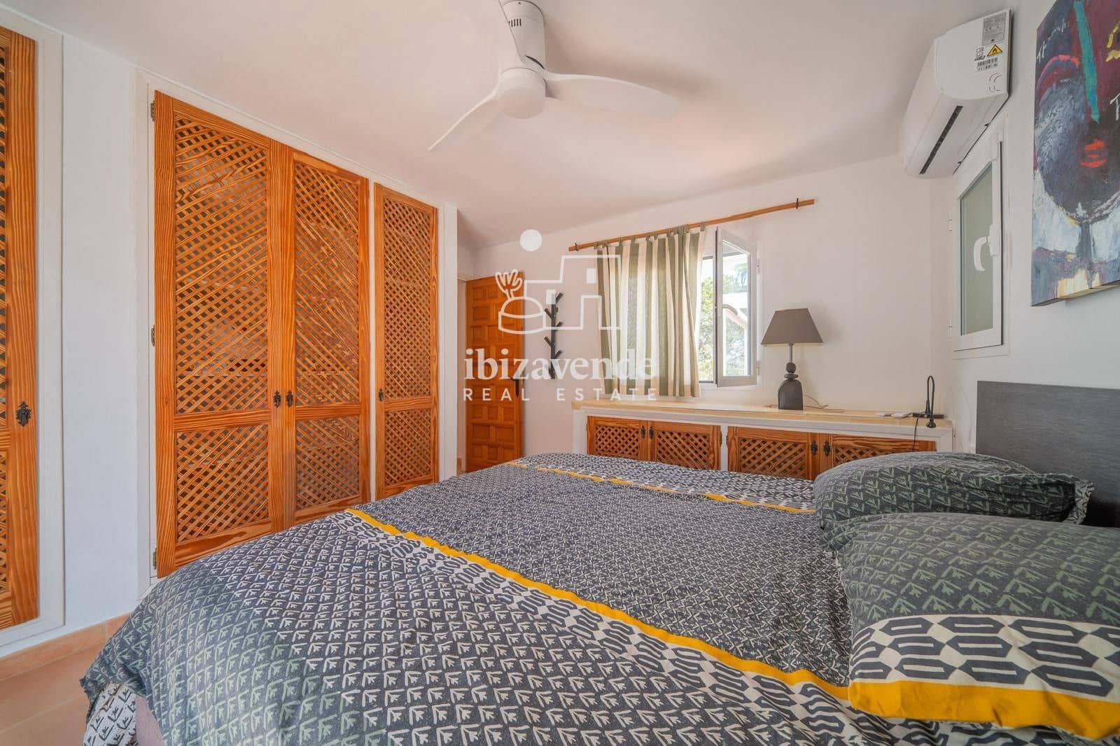 4 soveværelse Villa til leje i Cala Tarida med garage - € 8.000 (Ref: 8941528)
