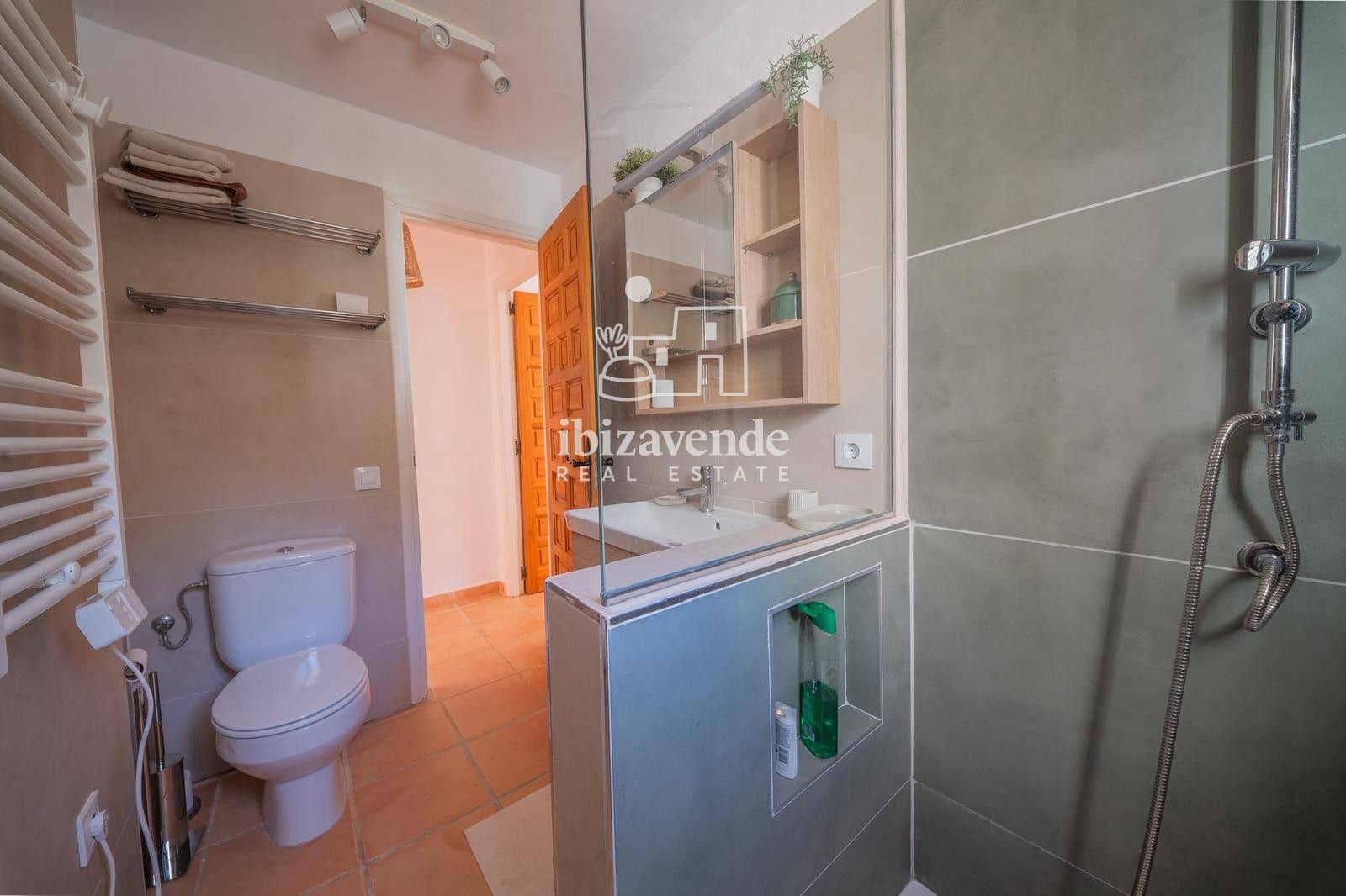 4 soveværelse Villa til leje i Cala Tarida med garage - € 8.000 (Ref: 8941528)