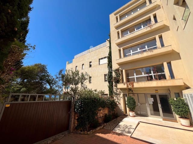 Appartement de 1 chambre à louer à Cala Gracio, Sant Antoni de Portmany avec piscine garage - 3 000 € (Ref: 8946868)