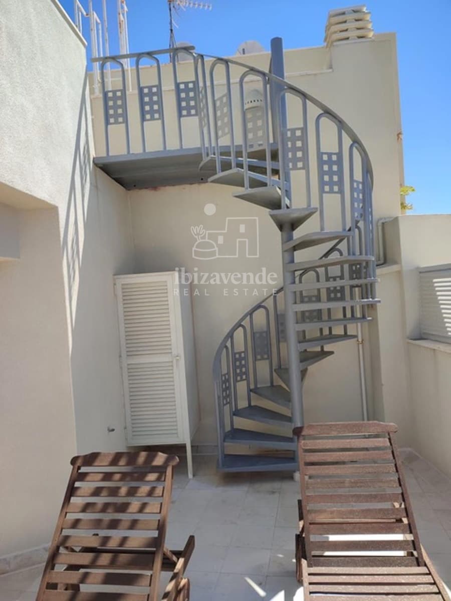 Appartement de 1 chambre à louer à Cala Gracio avec piscine garage - 3 000 € (Ref: 8946868)