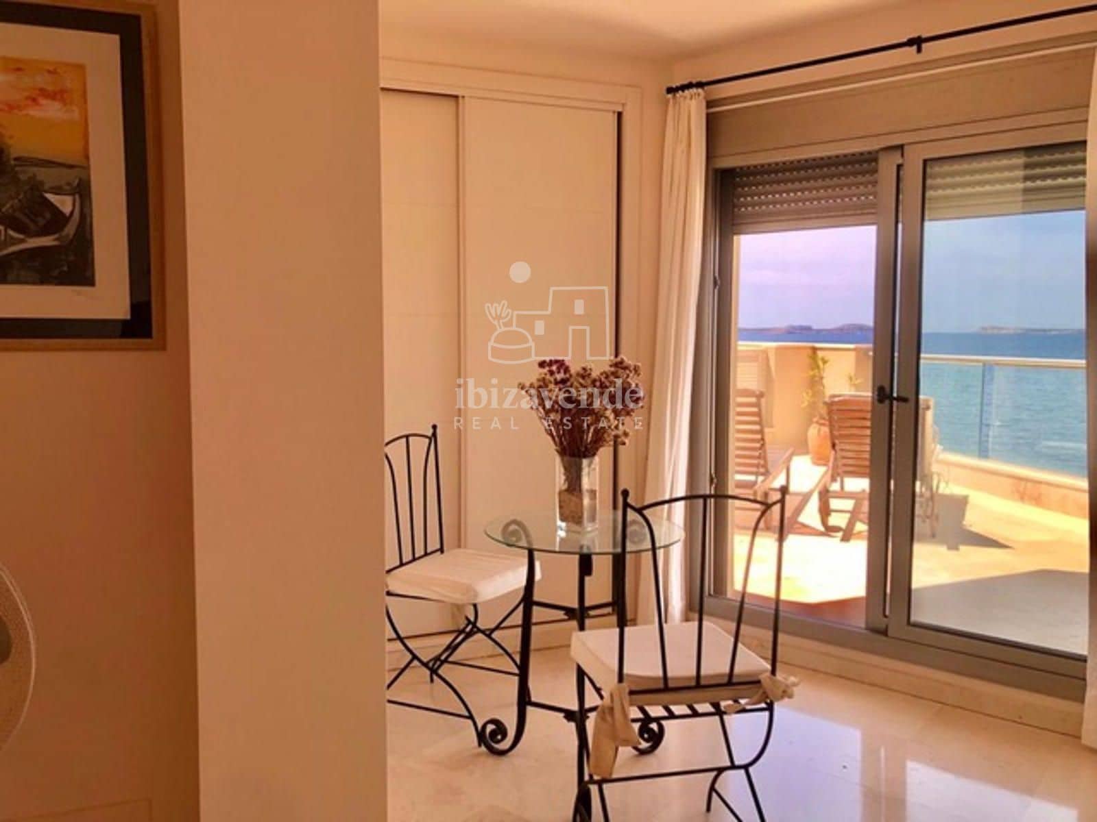 Appartement de 1 chambre à louer à Cala Gracio avec piscine garage - 3 000 € (Ref: 8946868)