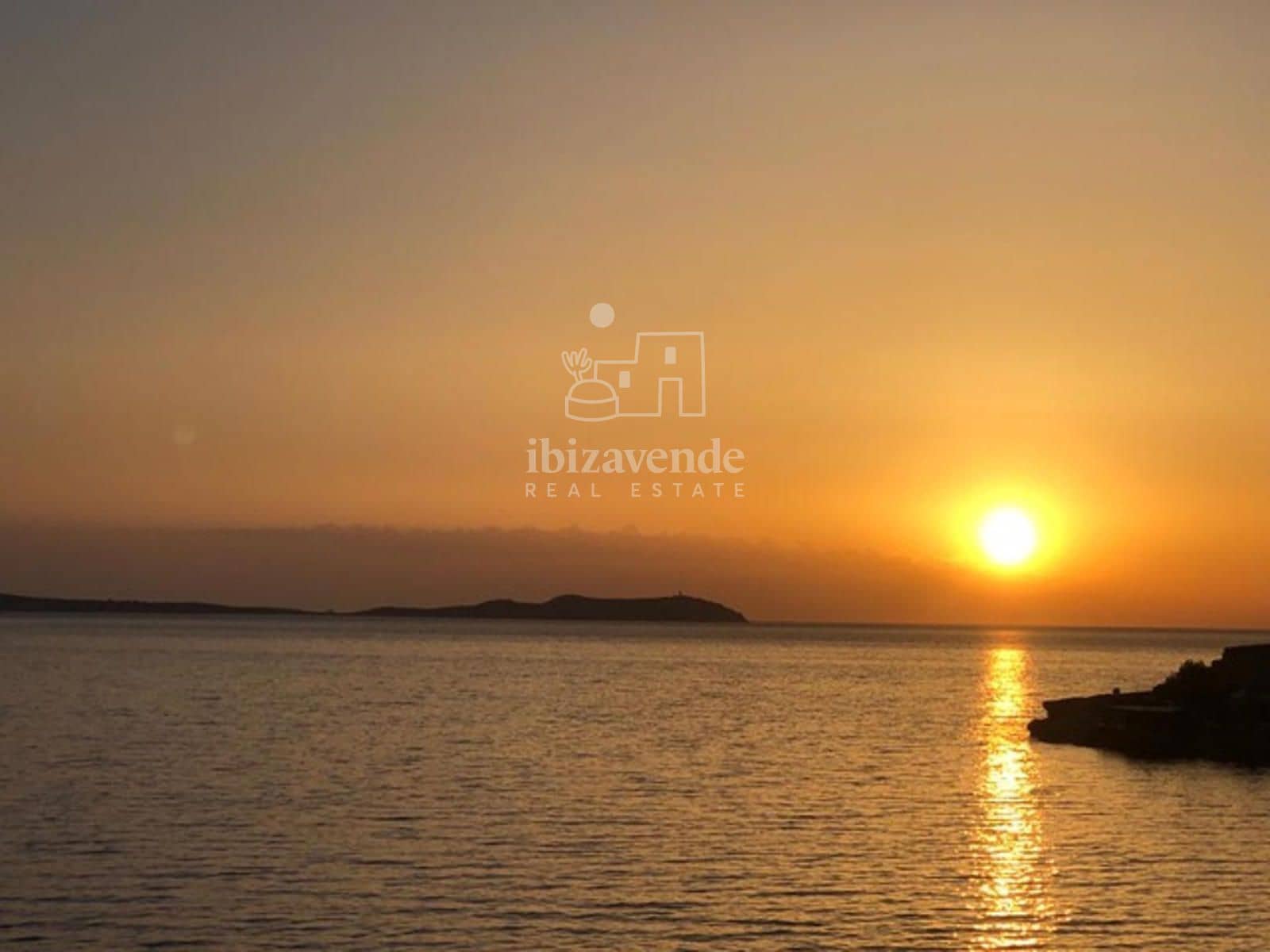 Appartement de 1 chambre à louer à Cala Gracio avec piscine garage - 3 000 € (Ref: 8946868)