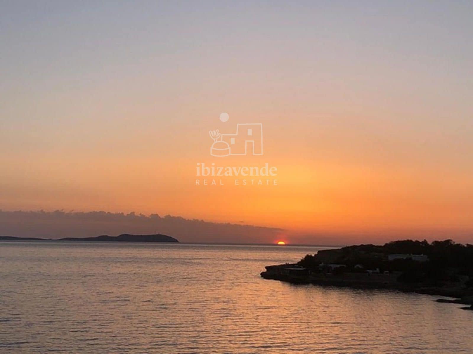 Appartement de 1 chambre à louer à Cala Gracio avec piscine garage - 3 000 € (Ref: 8946868)