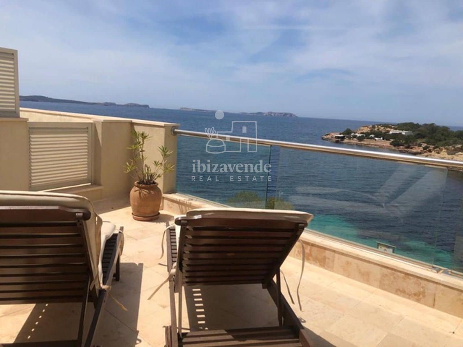 Appartement de 1 chambre à louer à Cala Gracio avec piscine garage - 3 000 € (Ref: 8946868)