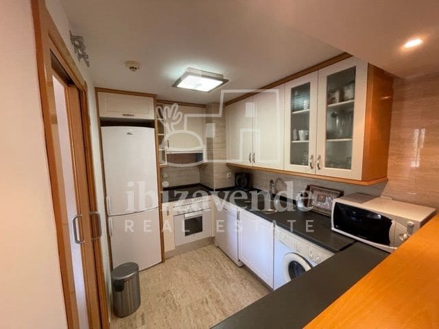 2 soveværelse Lejlighed til leje i Roca Llisa med swimmingpool garage - € 1.500 (Ref: 8988735)