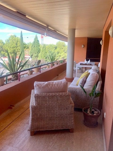 2 soveværelse Lejlighed til leje i Roca Llisa med swimmingpool garage - € 1.500 (Ref: 8988735)