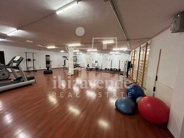 2 soveværelse Lejlighed til leje i Roca Llisa med swimmingpool garage - € 1.500 (Ref: 8988735)