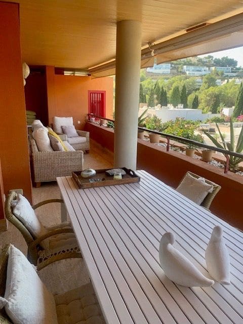 2 soveværelse Lejlighed til leje i Roca Llisa med swimmingpool garage - € 1.500 (Ref: 8988735)