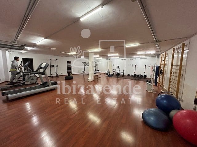 2 soveværelse Lejlighed til leje i Roca Llisa med swimmingpool garage - € 1.500 (Ref: 8988735)