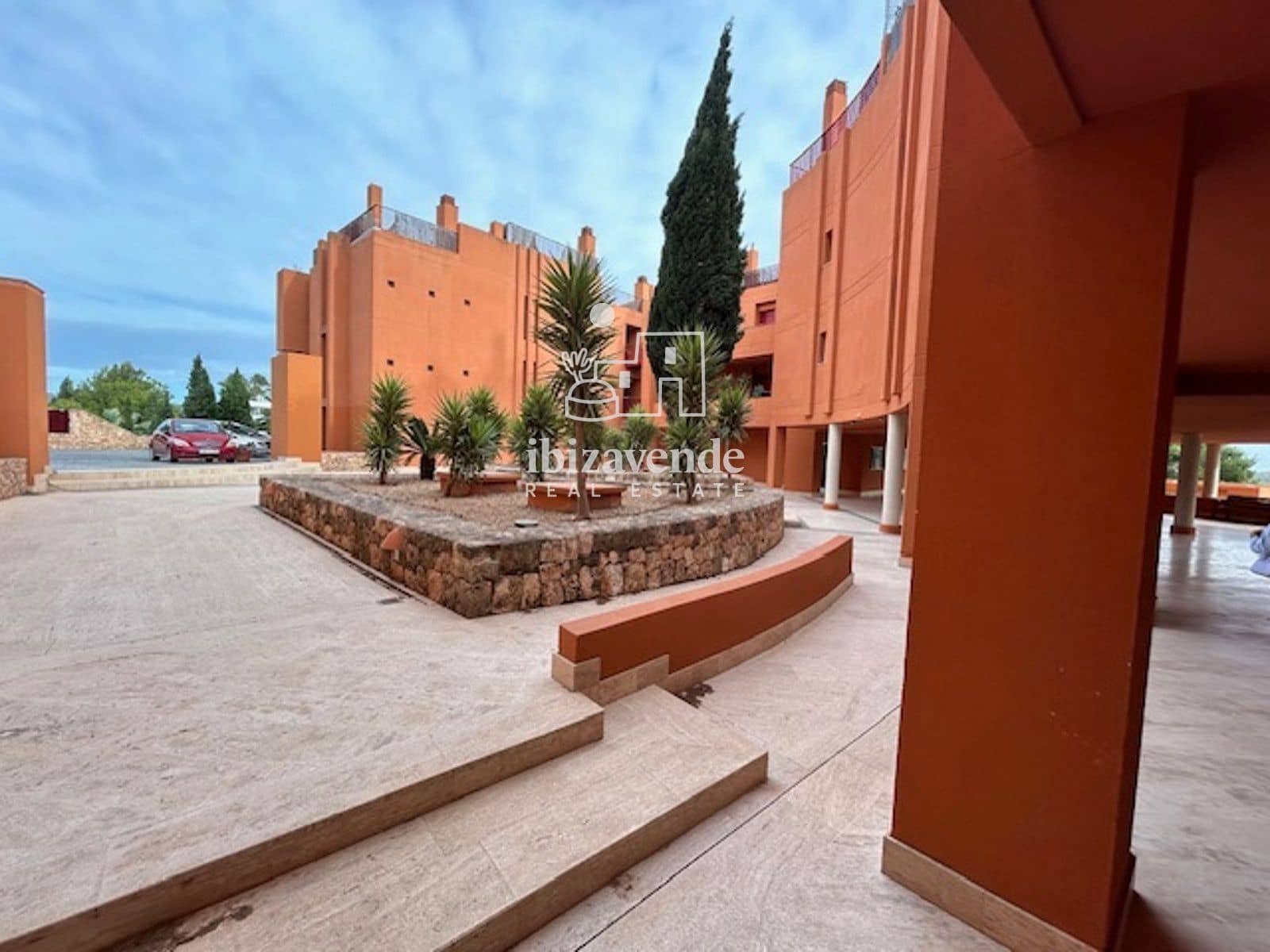 Appartement de 2 chambres à louer à Roca Llisa avec piscine garage - 2 000 € (Ref: 8988735)