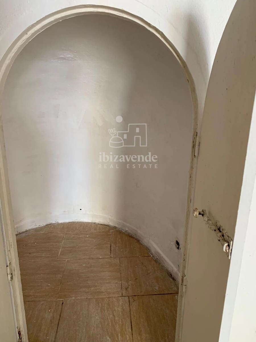 Erhverv til leje i Ibiza by - € 1.666 (Ref: 9035445)