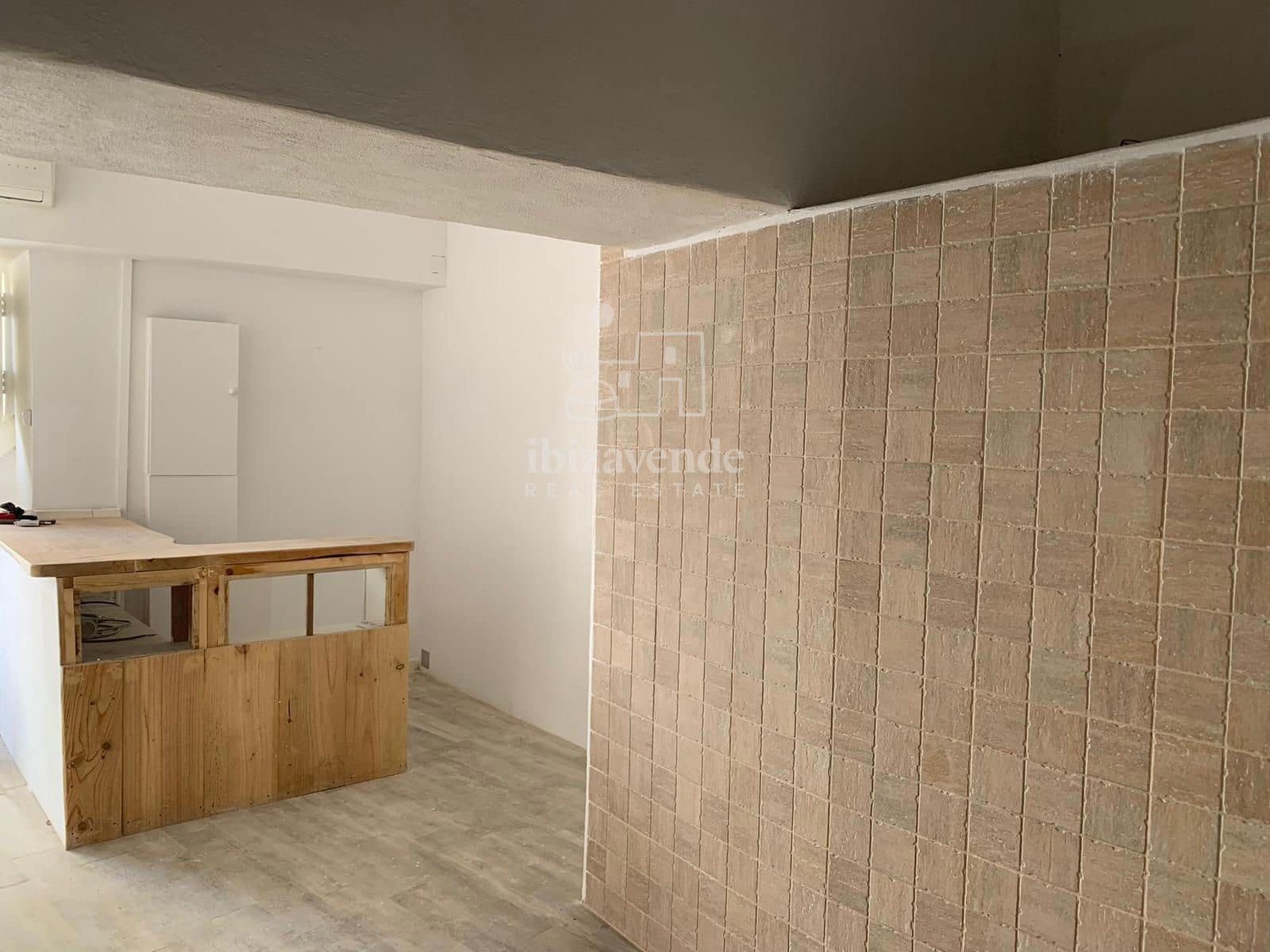 Erhverv til leje i Ibiza by - € 1.666 (Ref: 9035445)