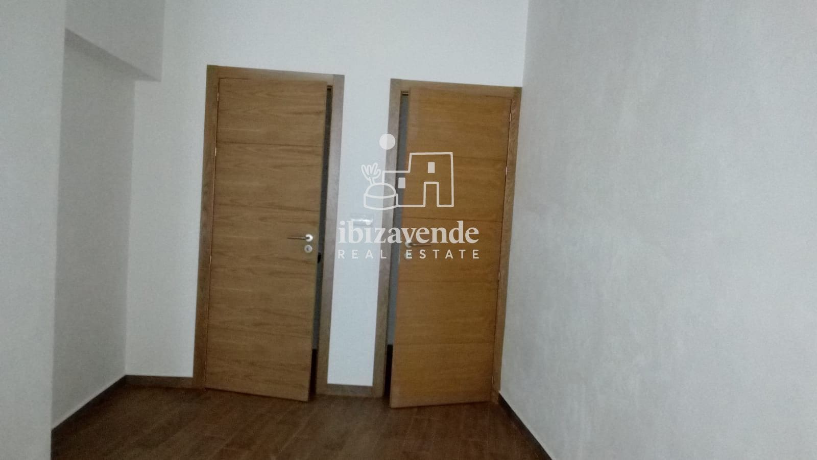 Komercyjne na sprzedaż w Sant Antoni de Portmany - 165 000 € (Ref: 9035447)